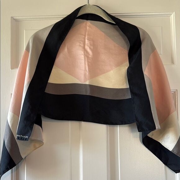 ANN TAYLOR Multicolor Geometric Silk Vintage Scarf Pink Black Cream Gray Oblong - Picture 1 of 5